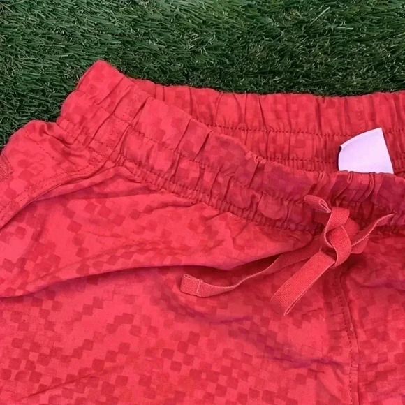 The North Face Women's Class V Shorts in Sunbaked Red Chevron Size Medium - Picture 4 of 6